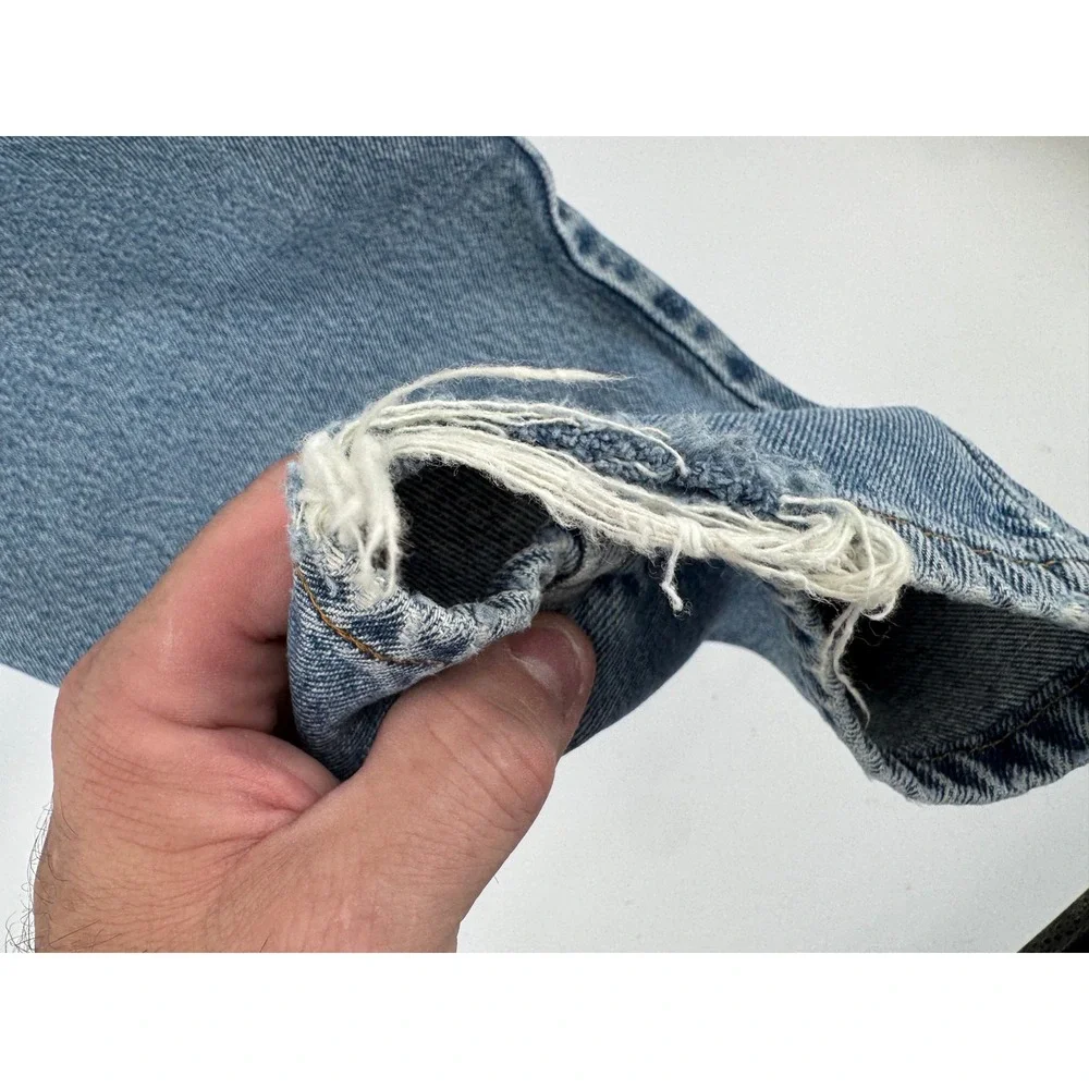 Levi 550 Relaxed Fit Jeans Mens Real Measurements W32 L32‎ Blue Denim Distressed
